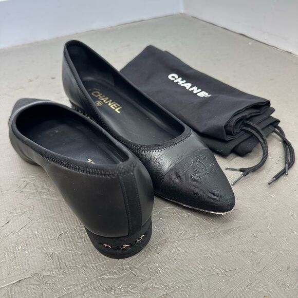 Chanel Black Lambskin Leather Interlocking CC Pointed Toe Chain Loafer Size 39.5 - Picture 8 of 15